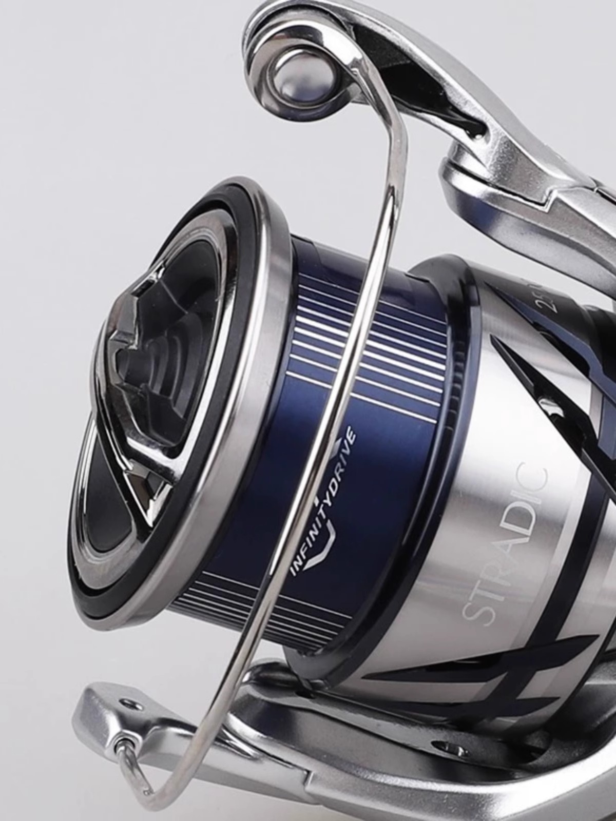 รอกตกปลา SHIMANO 23 STRADIC 6+ - Daiwa Reel Bg บทวิจารณ์และราคา